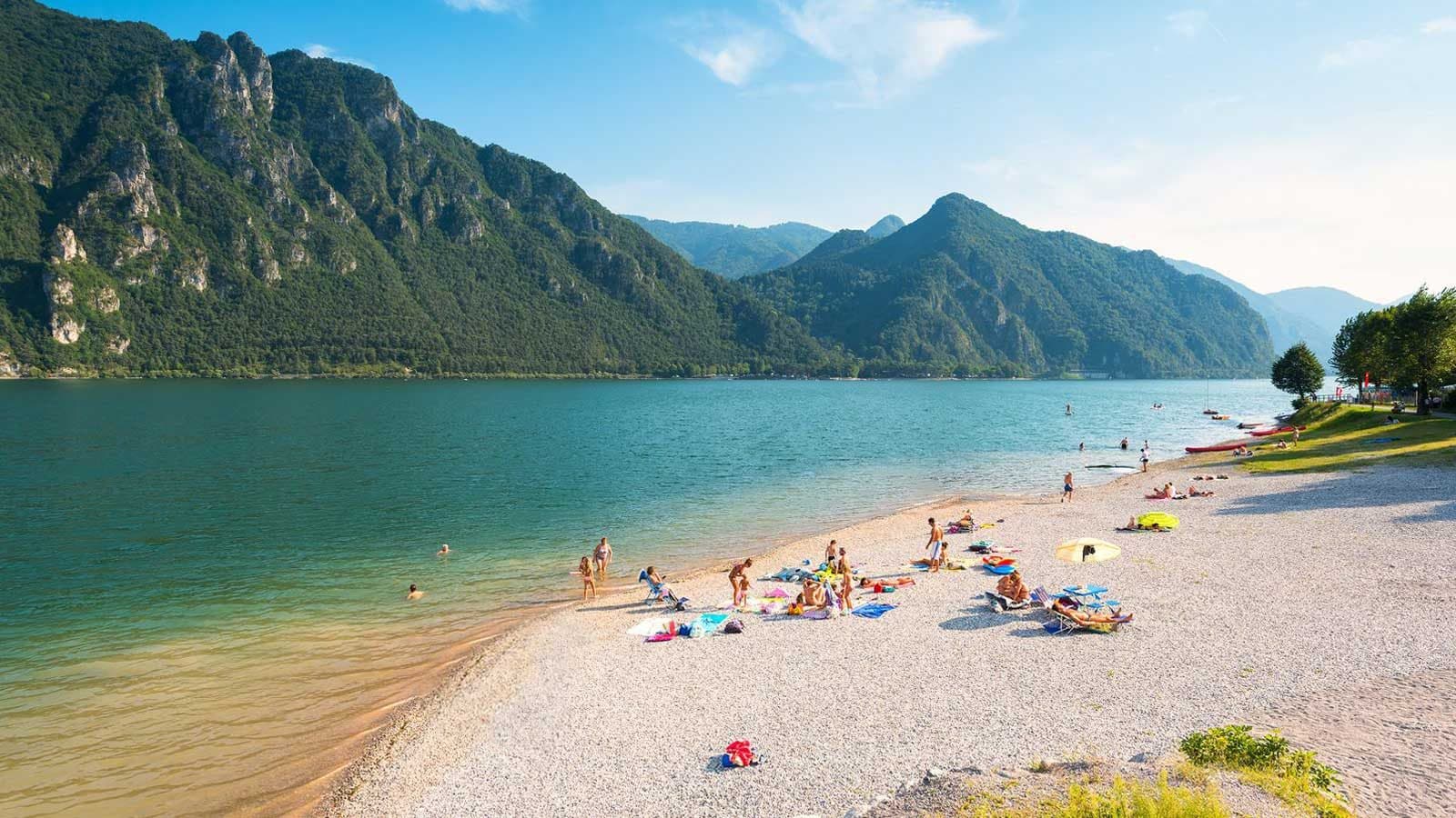 Windsurf or Wingfoil Instructor and Infodesk (1–4 months) Primary tabs - Featured